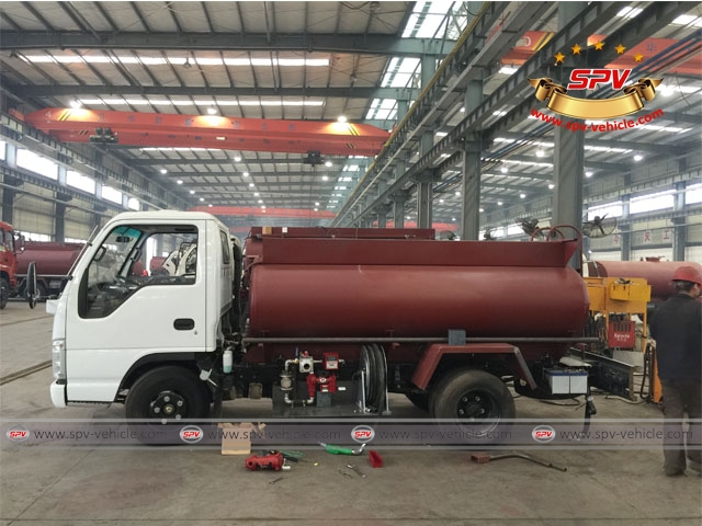 Mini mobile refueling tank trucks ISUZU (Capacity: 3,000 liters) are on manufacturing in SPV workshop Mini mobile refueling tank trucks ISUZU (Capacity: 3,000 liters) are on manufacturing in SPV workshop